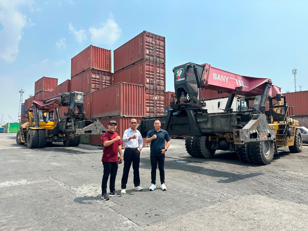 Penyewaan Reach Stacker di Bumi KALOG